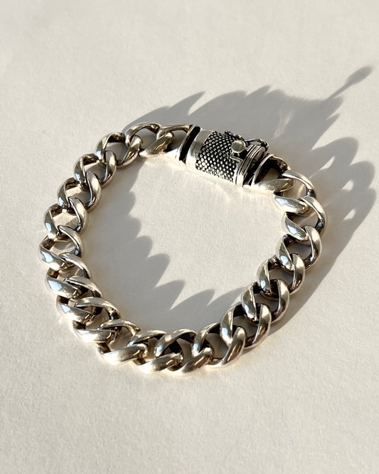 silver chain bracelet with cast clasp closure