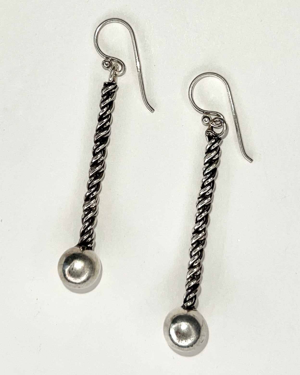 sculpted chain and silver bead earrings